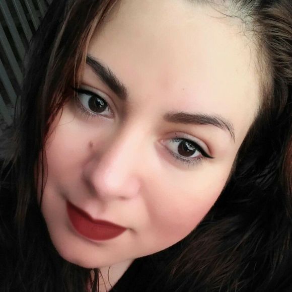 Meet your Posher, Leslie - Picture 1 of 1